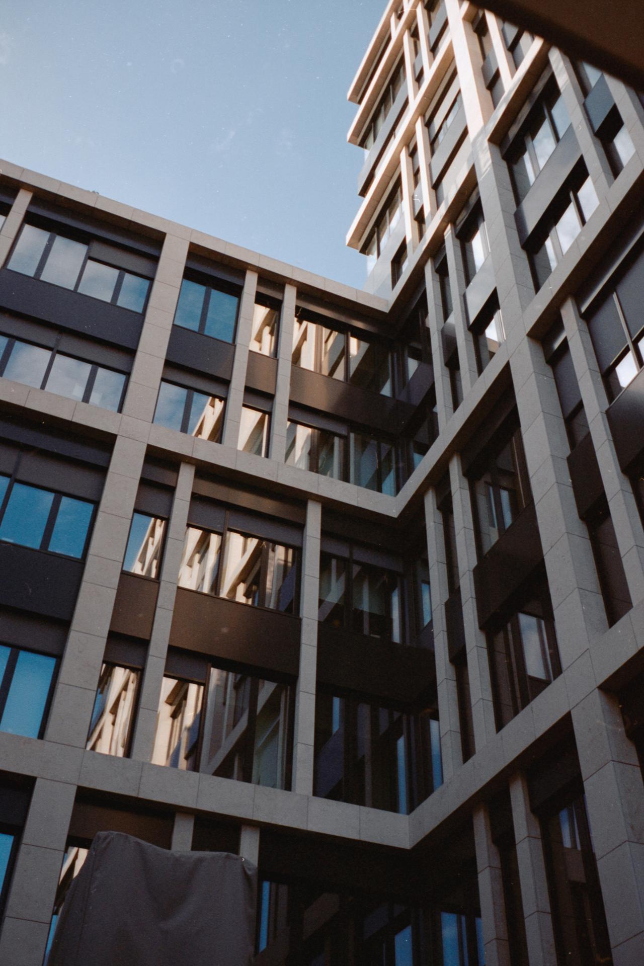 Thumbnail /2022 Slovakia and Prague/bratislava hof reflektion.jpg